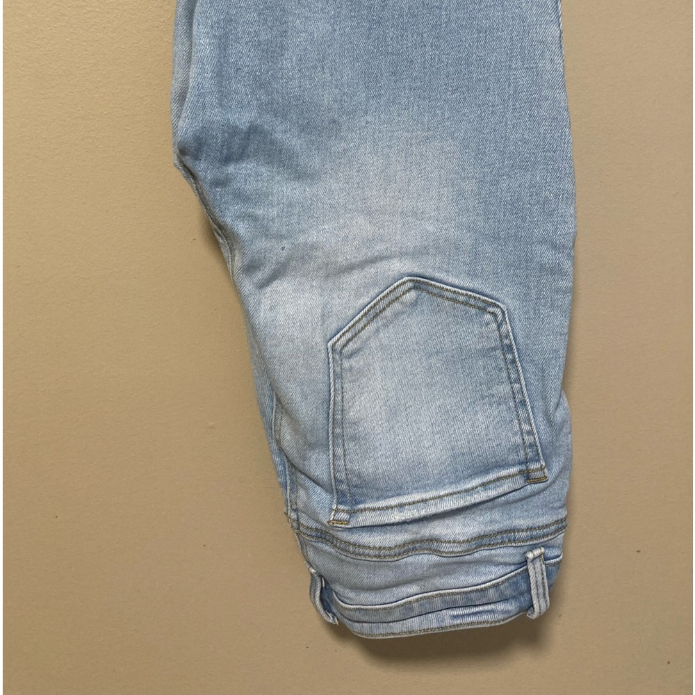 Light wash skinny jeans